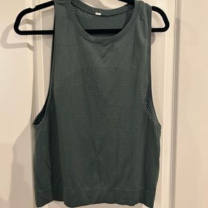 Lululemon top. Size 6